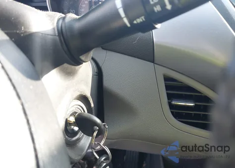 2013 Hyundai Elantra Limited z USA, uszkodzony, nr VIN 5NPDH4AE8DH315858